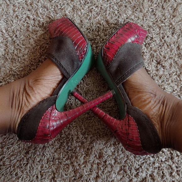 Lisa for DONALD J PLINER HEELS - Picture 2 of 4